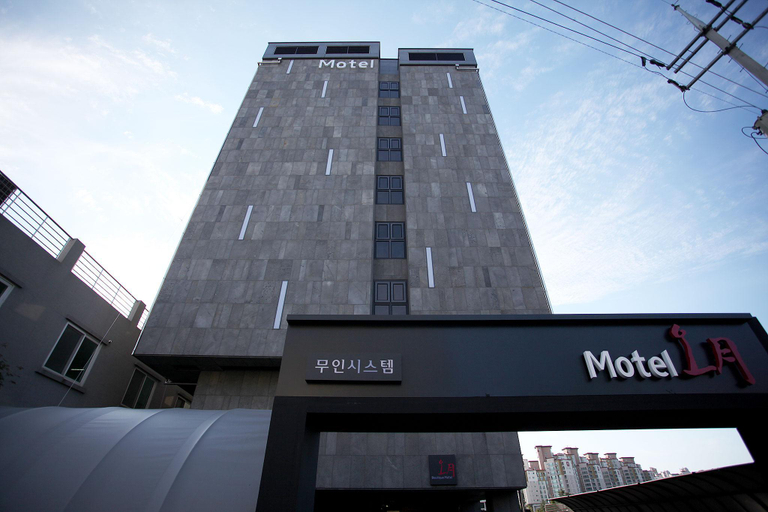 Exterior & Views, May Ave Hotel, Yeoju