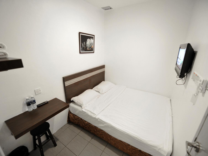 Bedroom 3, Place2Stay Rh Plaza Hotel, Kuching