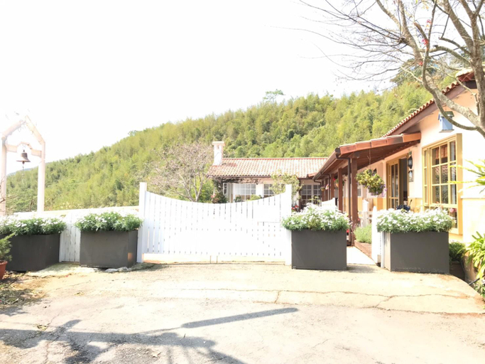 Exterior & Views 2, Alishan Tea Garden B&B, Chiayi County