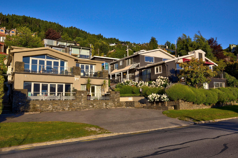 Exterior & Views