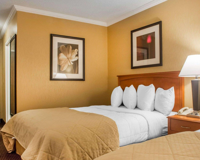 Bedroom 2, Quality Inn & Suites Riverfront, Oswego