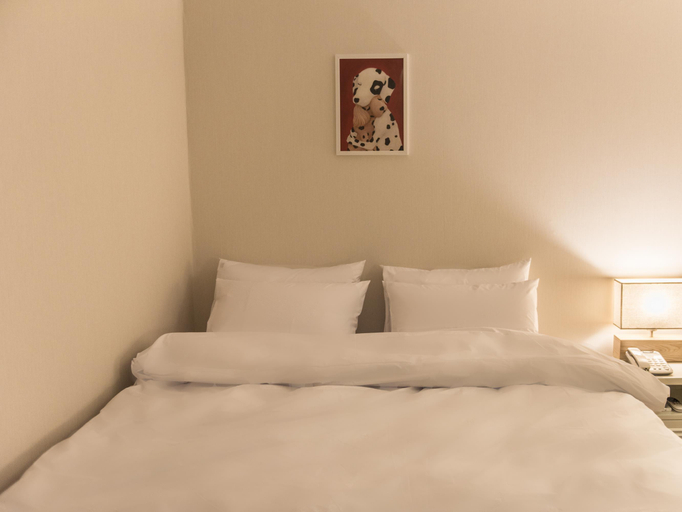 Bedroom 4, Check Inn Hotel, Jeju