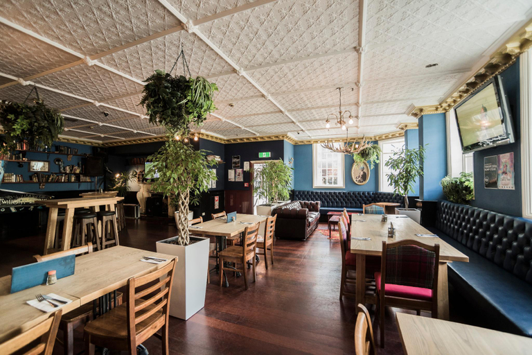Food & Drinks 5, Albion Hotel, Waitakere