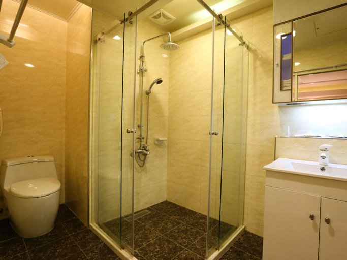 Bathroom 4, Kai Fu Hotel, Taoyuan