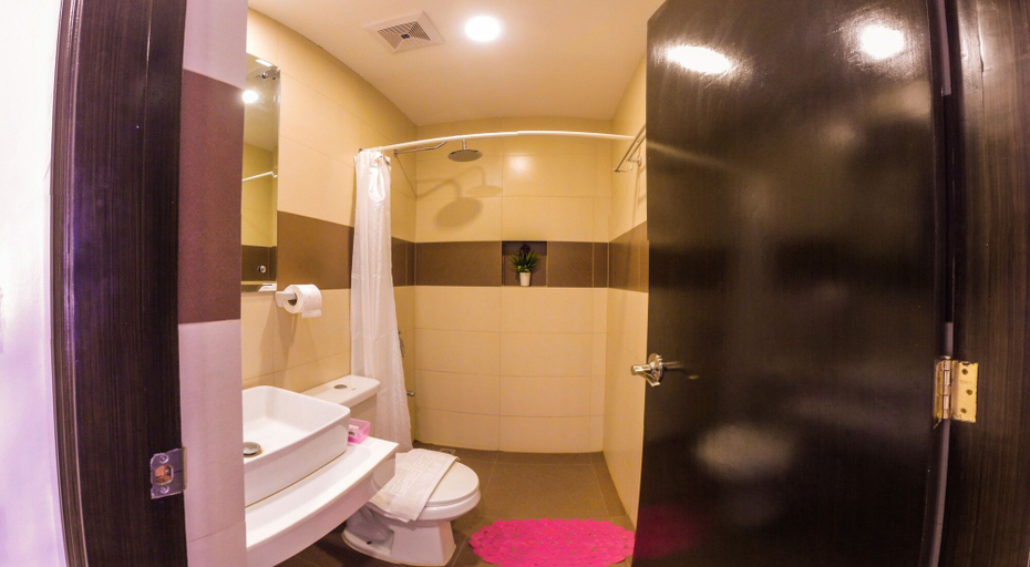 Bathroom, Rizmy Hotel, Cabuyao