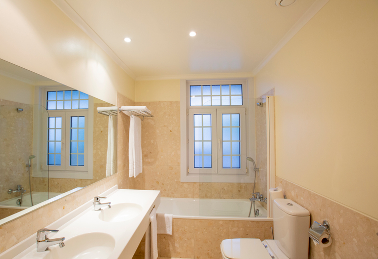 Bathroom 4, Veneza Hotel, Aveiro