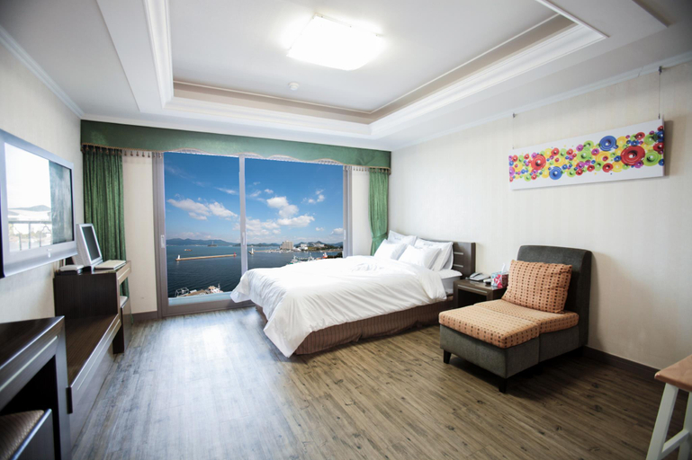 Bedroom 3, TongYeong bay RESORT (Ex. Pambeach Condominium), Tongyeong