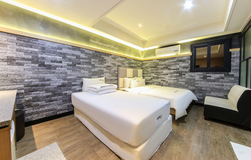 Bedroom 3, Busan Station Popcorn Hotel, Dong