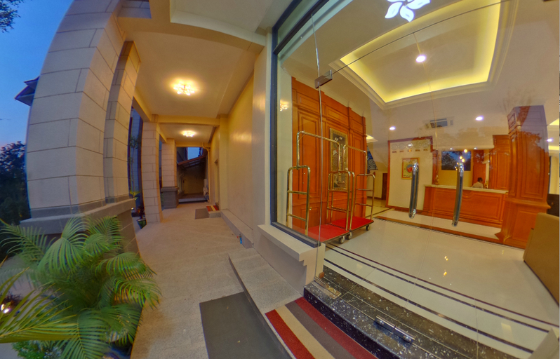 Public Area 2, Thiri Thitsar Hotel, Mandalay
