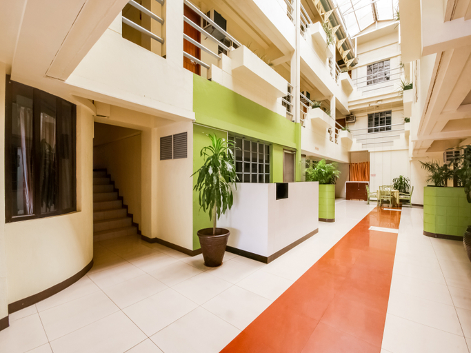 Public Area 2, Vaccinated Staff - Capital O 465 Ford's Inn, Cebu City
