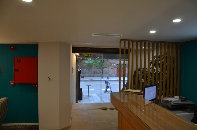 Public Area 5, Boutique Urban Madrid Genova, Madrid