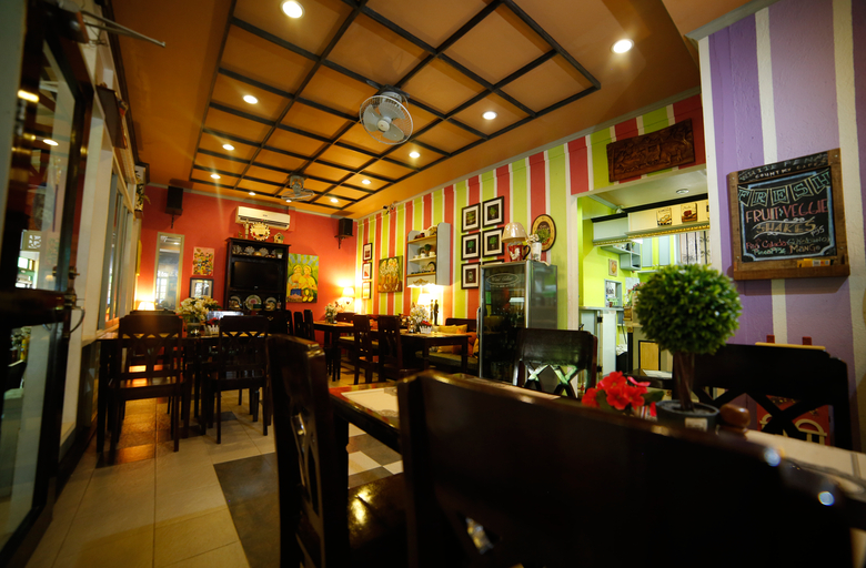 Food & Drinks 4, Purple Fountain Inn, Puerto Princesa City