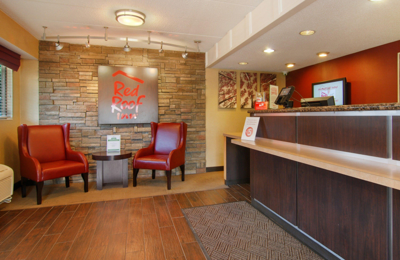 Public Area 2, Red Roof Inn Cleveland - Mentor/ Willoughby, Lake