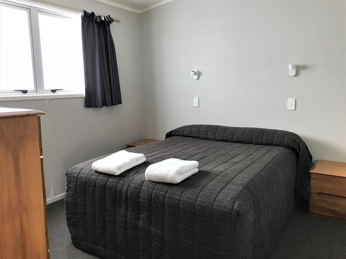 Bedroom 3, Central Court Motel, Whangarei