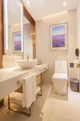 Bathroom 4, LAVANDE HOTELS PUNING INTERNATIONAL COMMODITY CITY, Jieyang