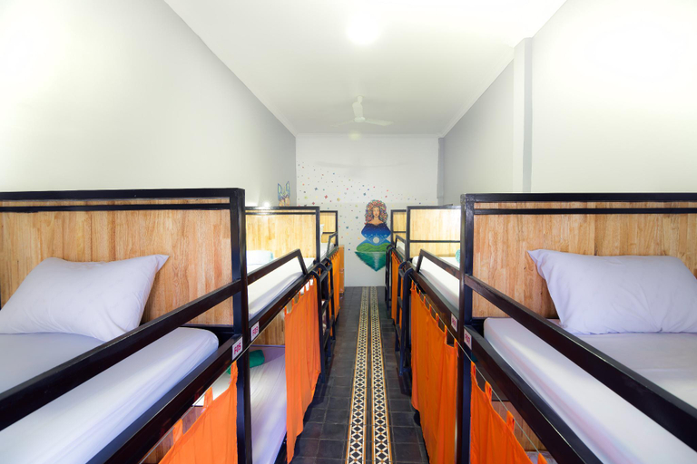 Bedroom 3, Pool Party Hostel, Siem Reap