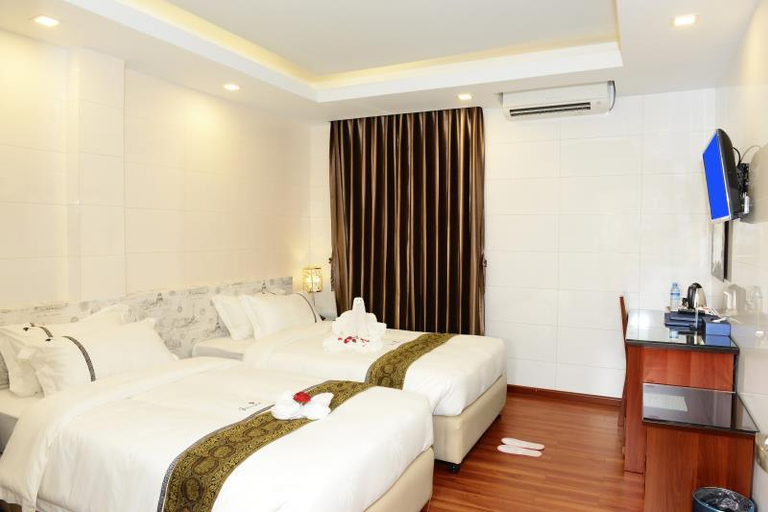 Bedroom 2, 8Day Hotel, Yangon