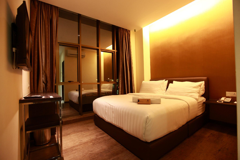Bedroom 3, Starz Hotel, Kluang