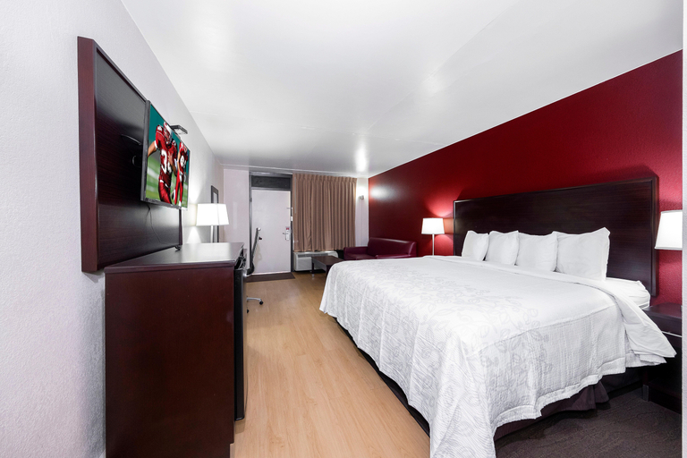 Bedroom 3, Red Roof PLUS+ Huntsville - Madison, Madison