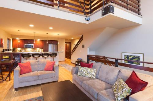 Alexanders-Rvr/Mt Vw-AC-3BR/3B, Hood River