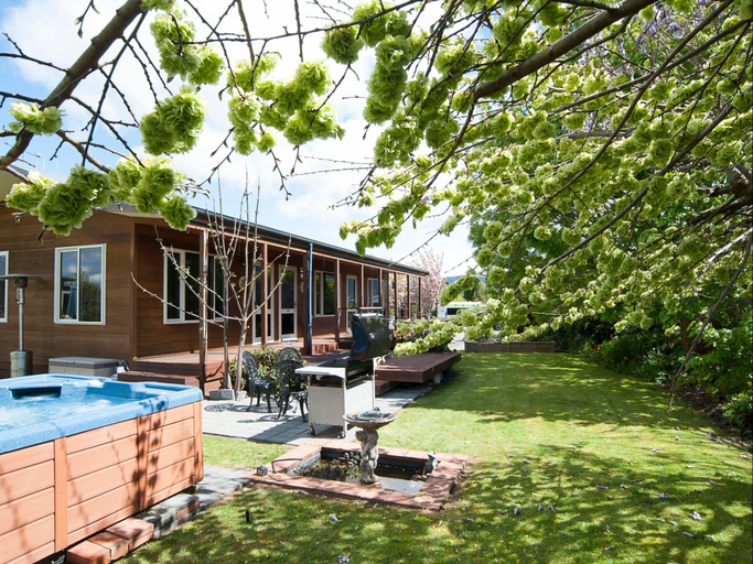 Sport & Beauty, Blue Ridge Studios and Bed & Breakfast, Southland