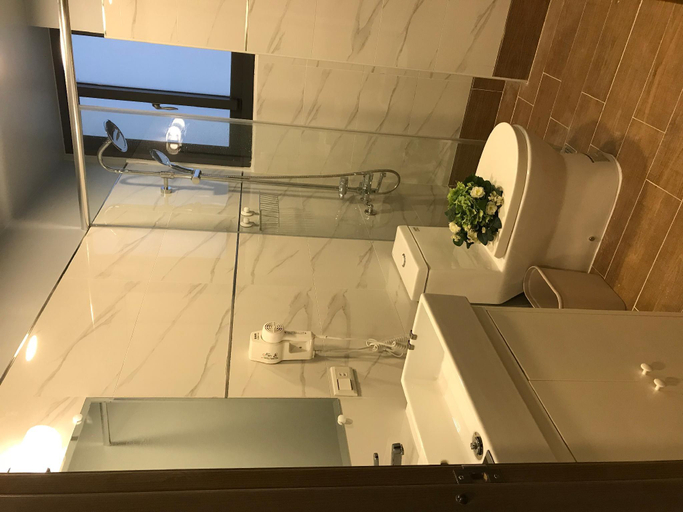 Bathroom, Vanilla bear night market hostel, Yilan
