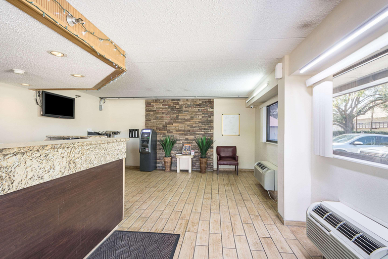 Public Area 2, Bay Inn On Busch, Hillsborough