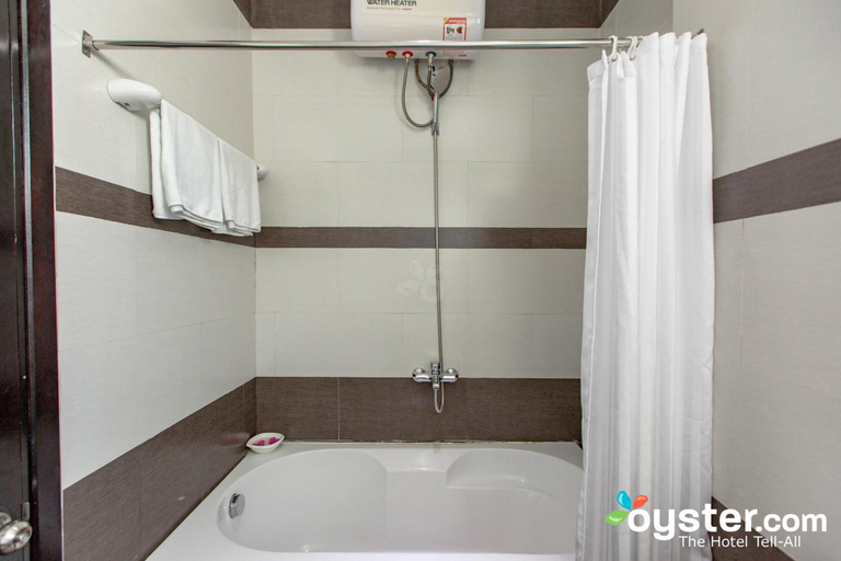 Bathroom, Golden Bell Homestay, Da Nang