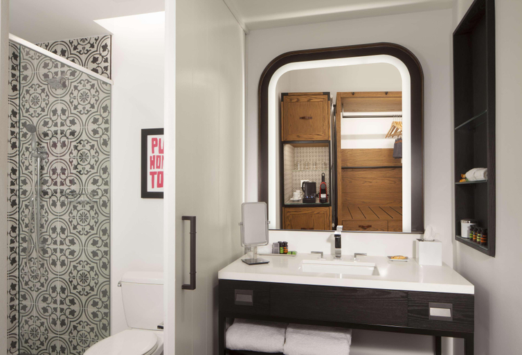 Bathroom 5, Canopy San Antonio Riverwalk, Bexar