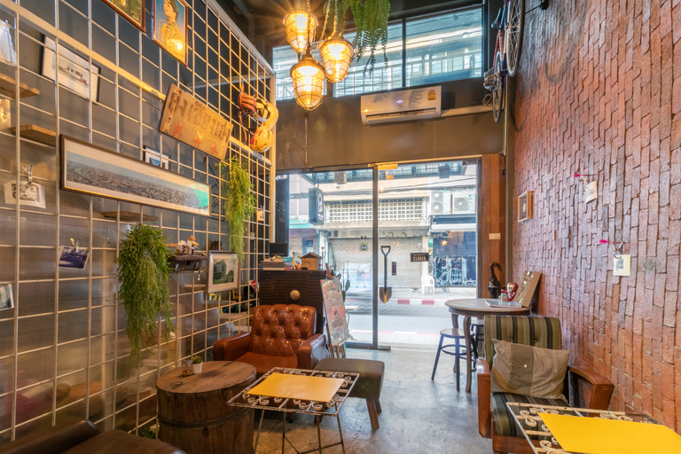 Public Area 2, Zhelter'BKK - Hostel, Bang Rak