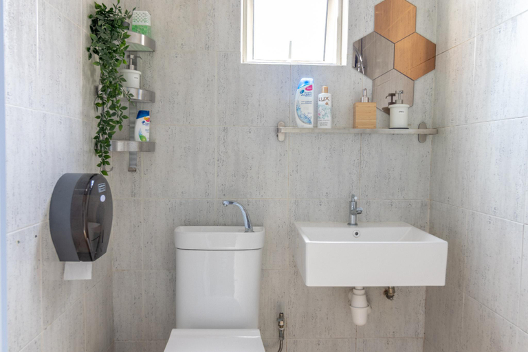 Bathroom 3, 11客房酒店(The11Room), Singapore