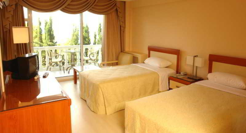Bedroom 2, Kismet Hotel, Kuşadası