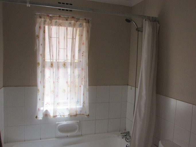 Bathroom 5, Serengeti Self Catering Apartments, City of Cape Town