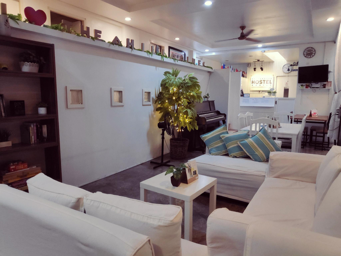 Public Area 3, Crossroads Hostel Manila, Mandaluyong