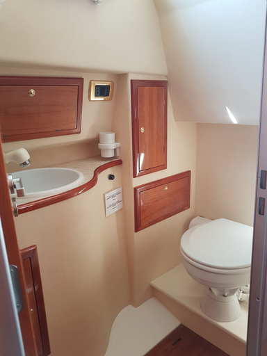 Bathroom 5, Camilla Due, Ancona