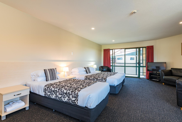 Bedroom 2, Lobster Inn Motor Lodge, Kaikoura