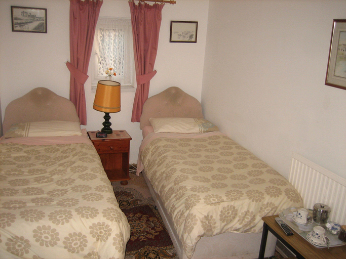 Bedroom 4, Four Seasons Guest House, Carmarthenshire