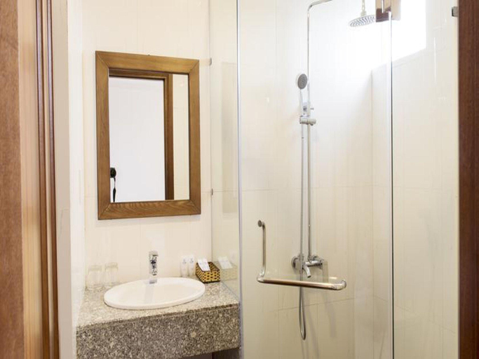 Bathroom 4, Lan Nhi Hotel, Da Nang