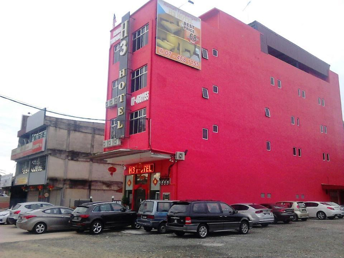 Exterior & Views