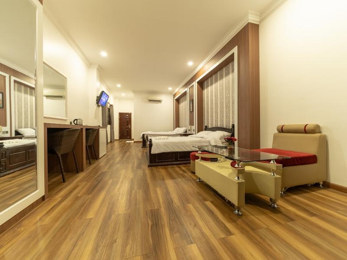 Public Area 2, 4 Rivers Hotel, Phnom Penh