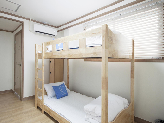 Bedroom 3, DH Myeongdong Guesthouse, Jung