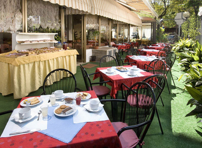 Food & Drinks 5, Alfredo's, Rimini