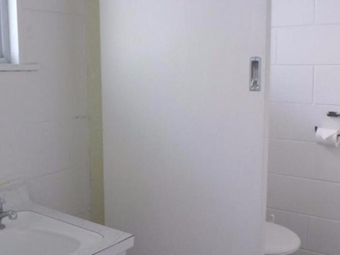 Bathroom 5, Lakeside Motel, Queenstown-Lakes