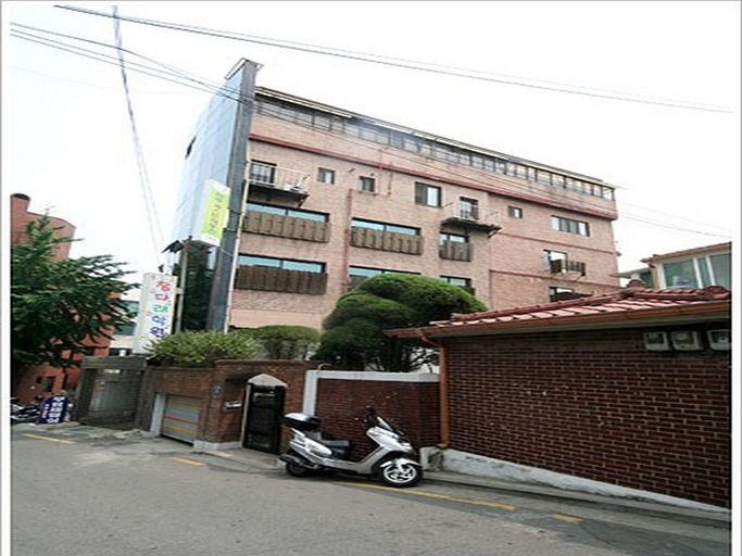 Exterior & Views 2, Maru Guesthouse Seoul Station, Yongsan