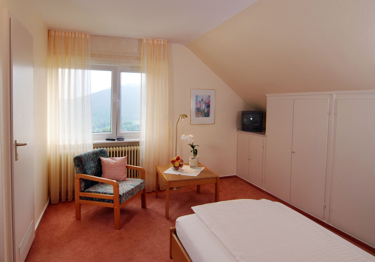 Bedroom 4, Hotel Morgensonne, Breisgau-Hochschwarzwald