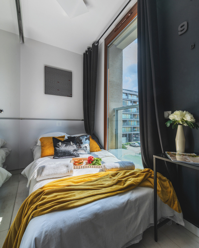 Bedroom 3, P&O Kolejowa 3, Warsaw