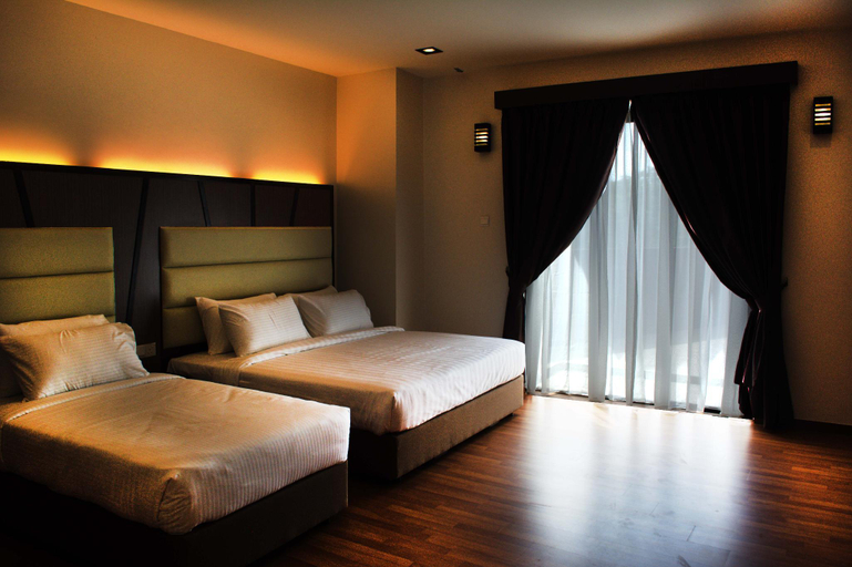 Bedroom 2, Hotel Grand Baron, Larut and Matang