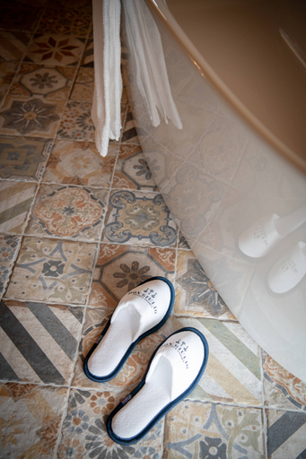 Bathroom 5, Don Giulio Luxury Rooms, Napoli