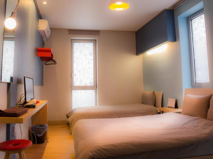 Bedroom 2, DW Design Residence, Mapo