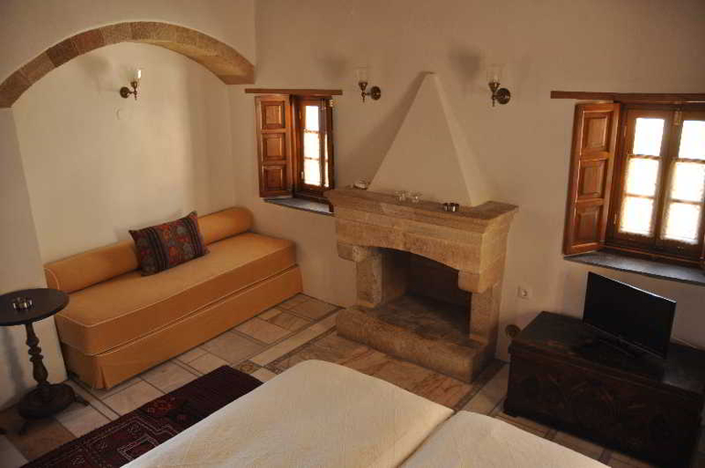 Public Area 4, Malvasia, Peloponnese